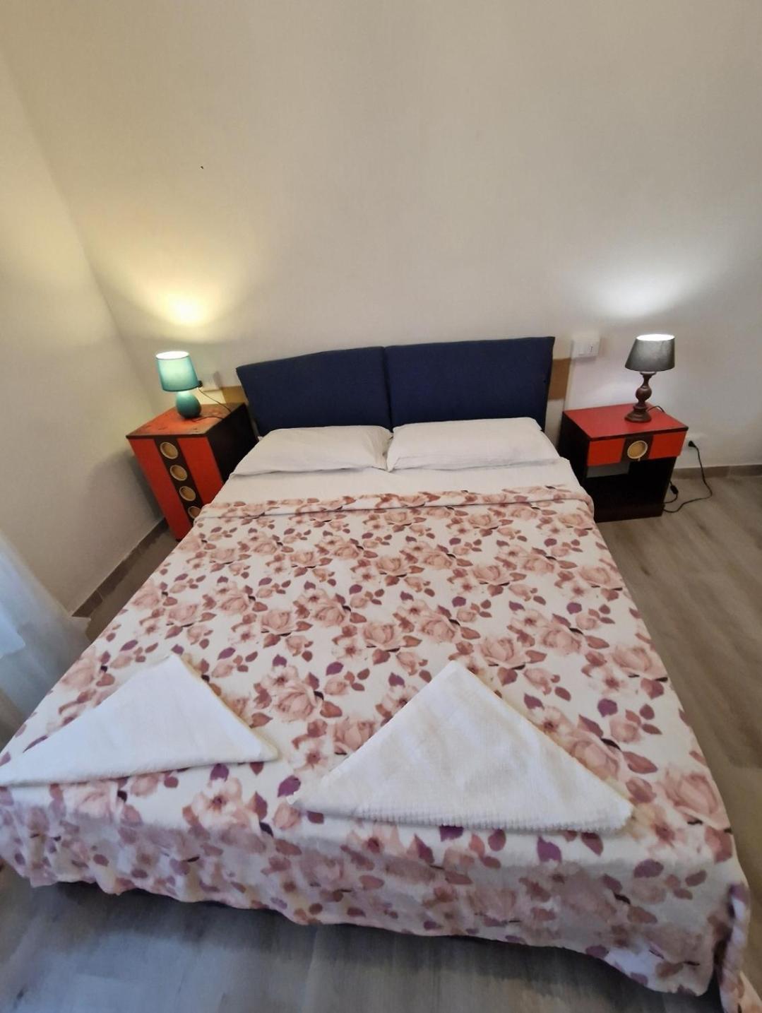 Room In The City Center - Stanza In Centro Citta Milano Eksteriør bilde