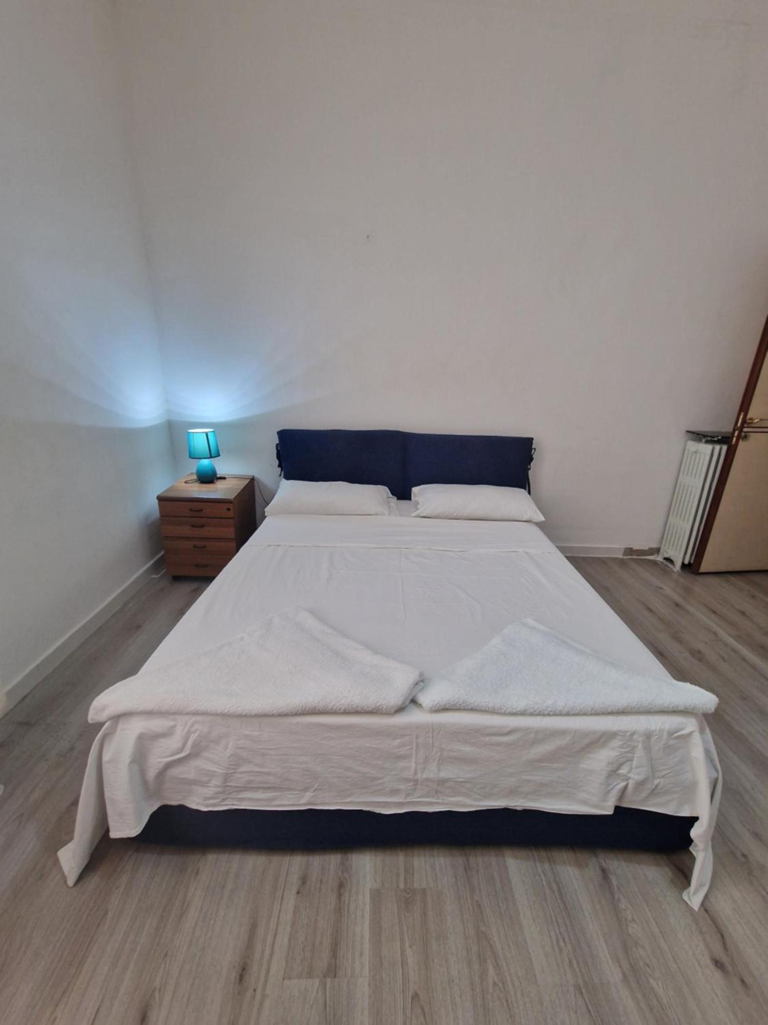 Room In The City Center - Stanza In Centro Citta Milano Eksteriør bilde